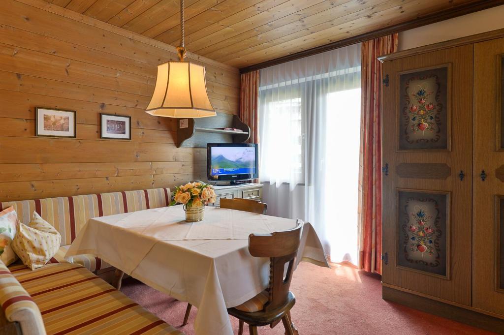 Appartementhaus Holiday Lech Buitenkant foto