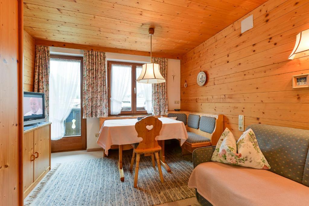 Appartementhaus Holiday Lech Buitenkant foto